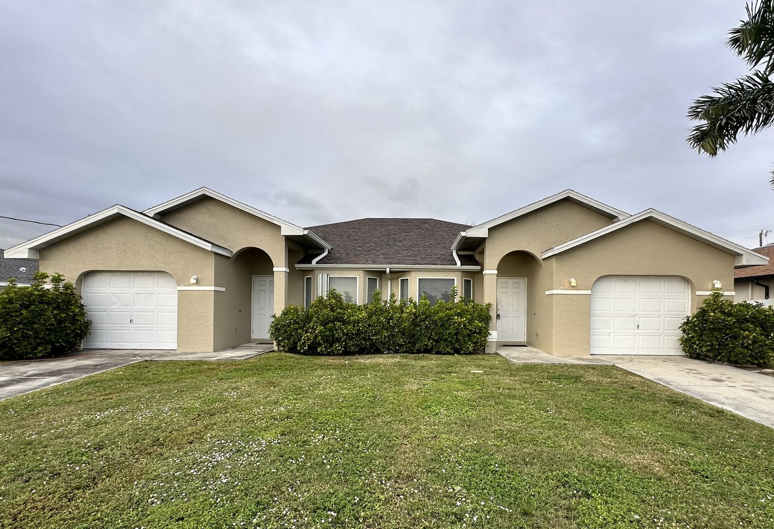 Cape Coral Apartment: 1125/1127 Diplomat Pkwy