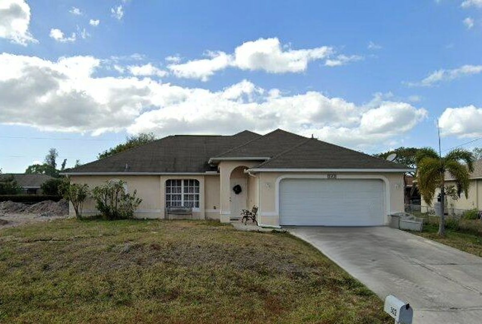 Cape Coral House: 302 NW 2nd Pl