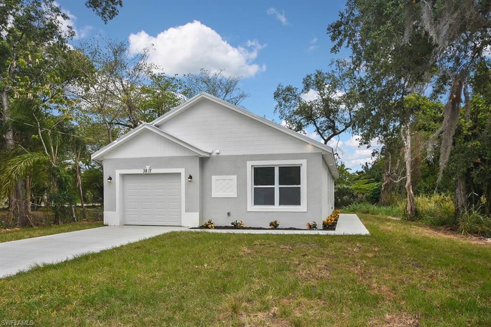 Fort Myers House: 3310 Bassie Ct
