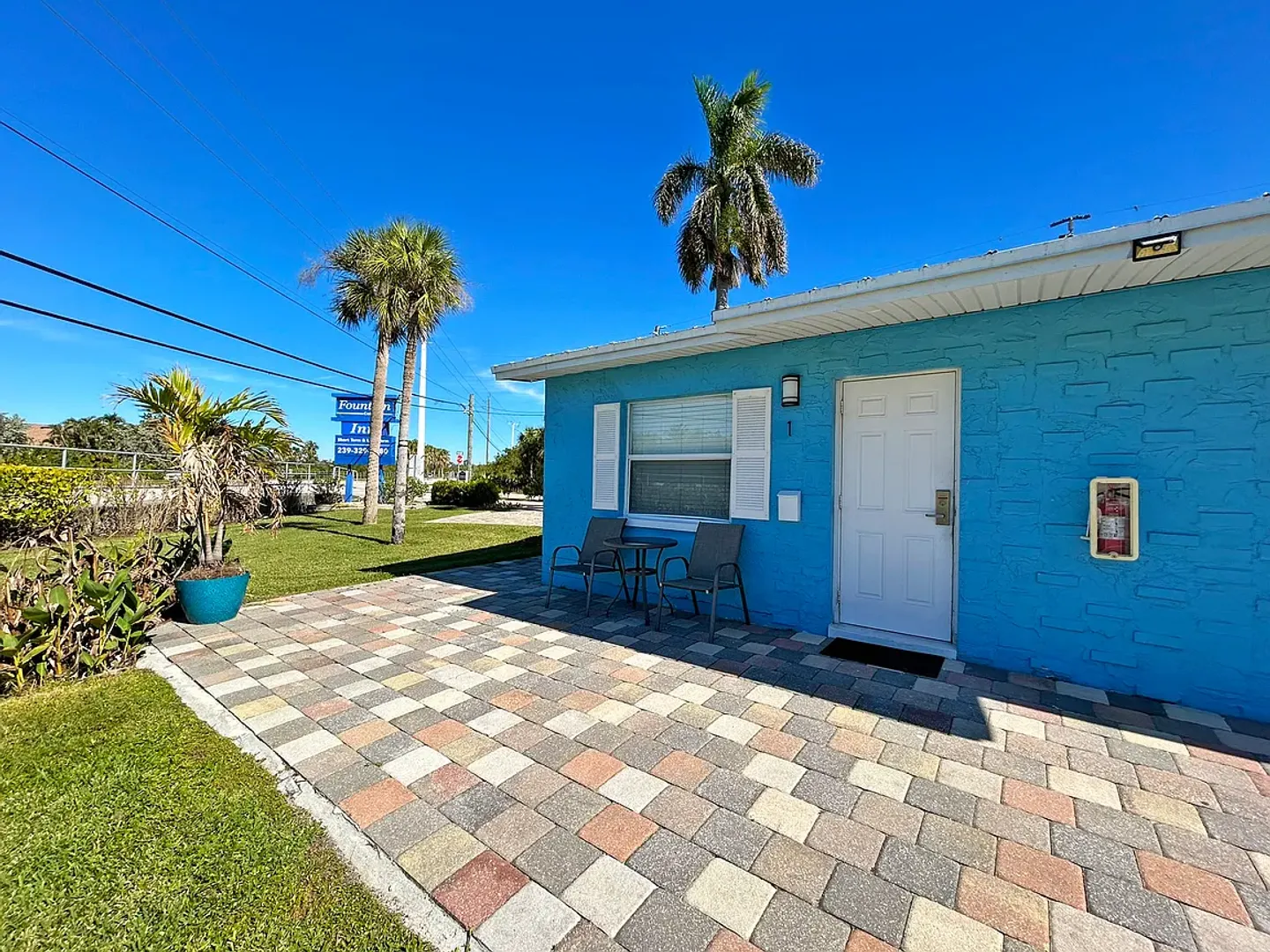 Ft. Myers Apartment: 14621 McGregor Blvd.