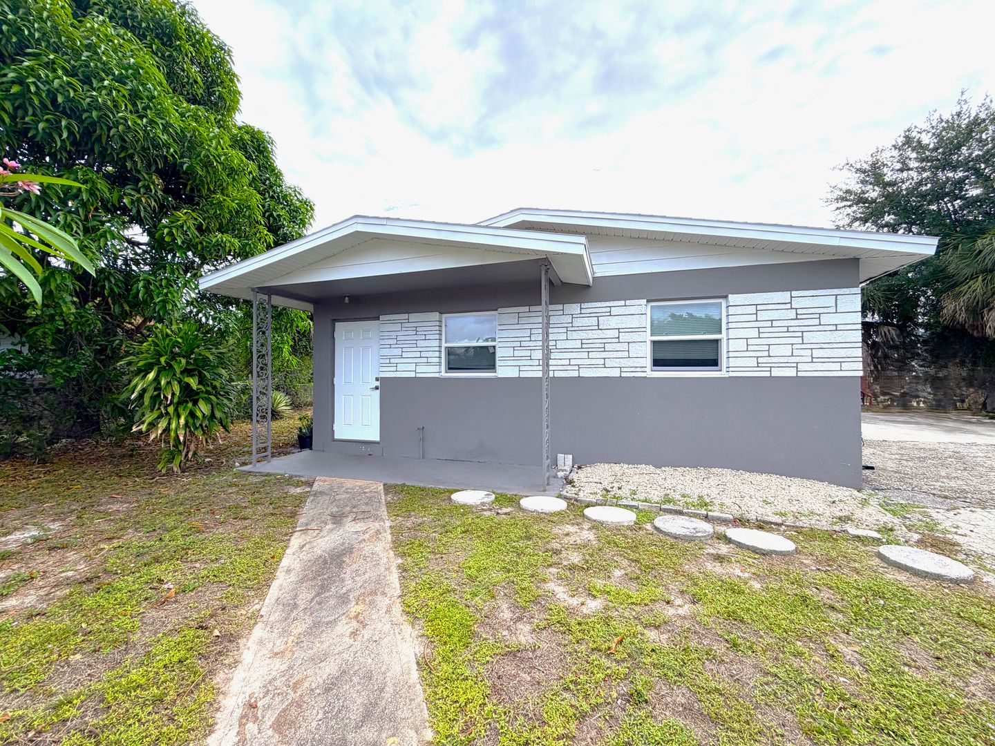 Ft. Myers House: 1759 Aquarius Ct.