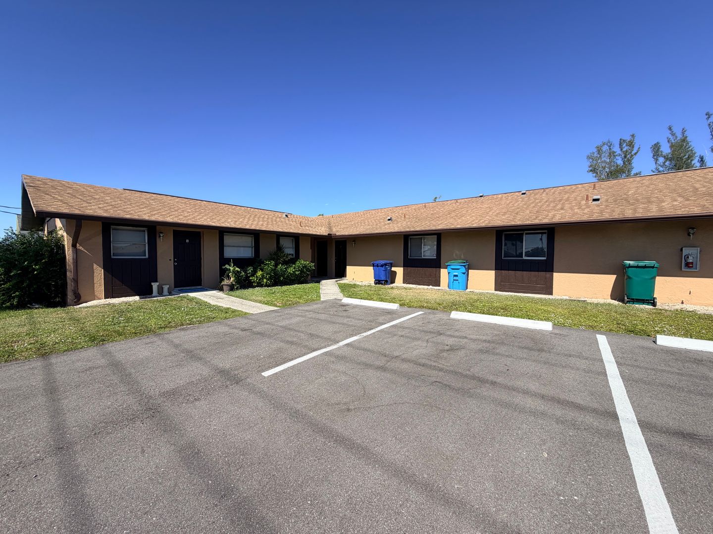 Cape Coral Apartment: 829 Gleason Pkwy Units #1-5