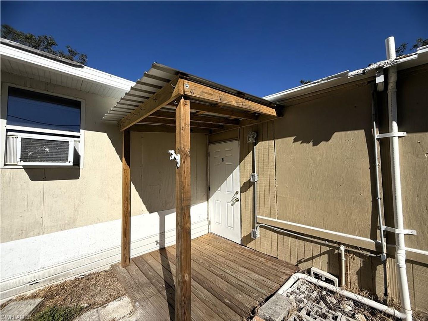 N. Ft. Myers Apartment: 8239 Suncoast Dr.