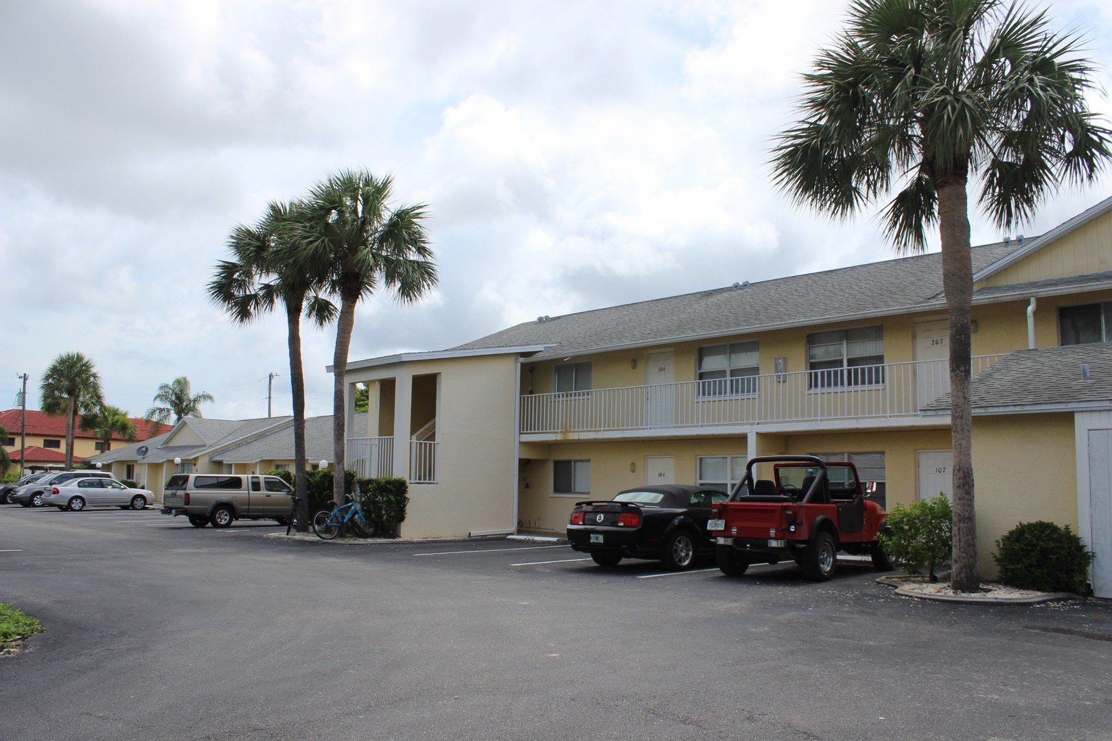Cape Coral Apartment: 4009 SE 11th Ave