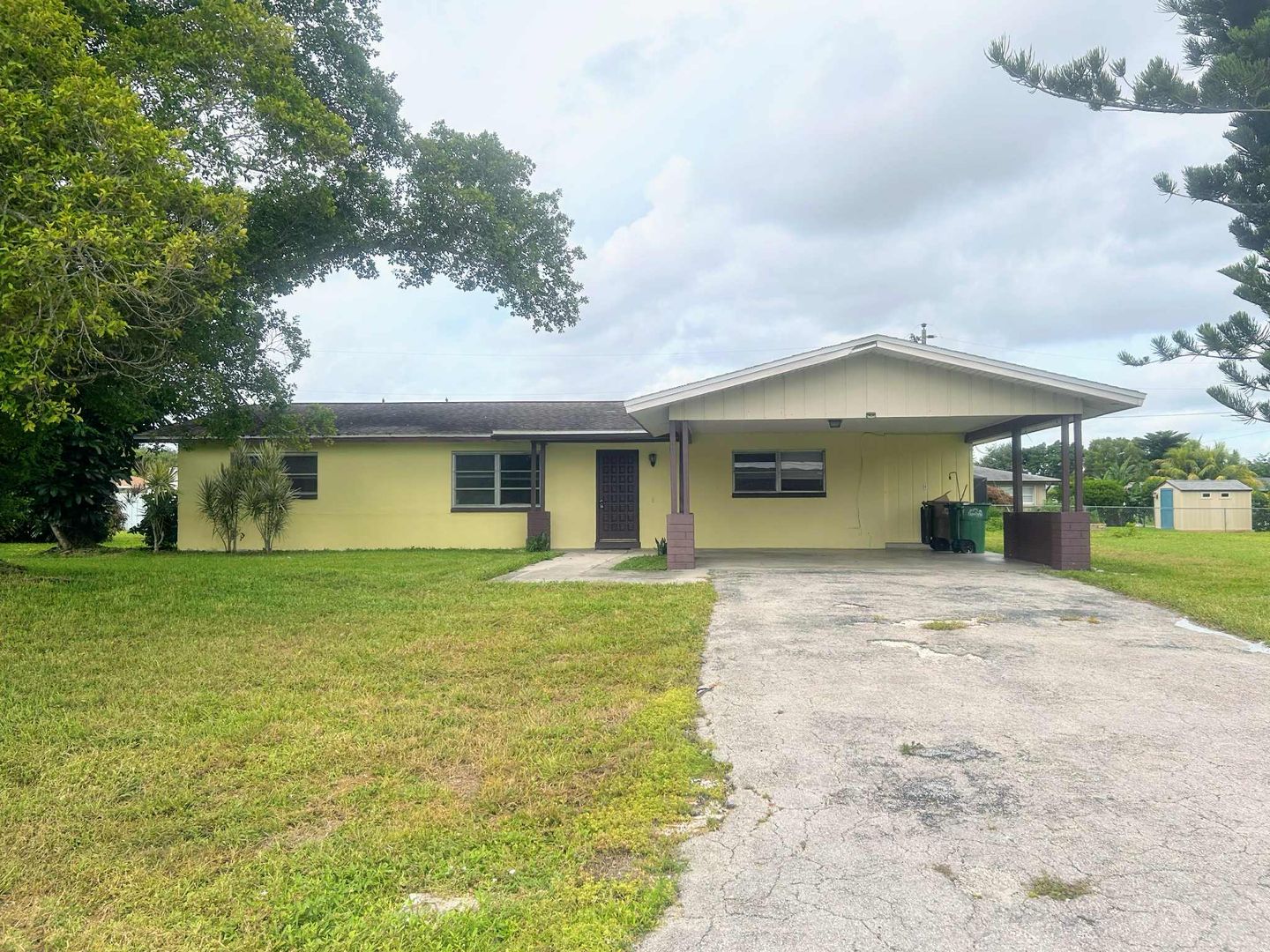Cape Coral House: 322 NE 11th PL