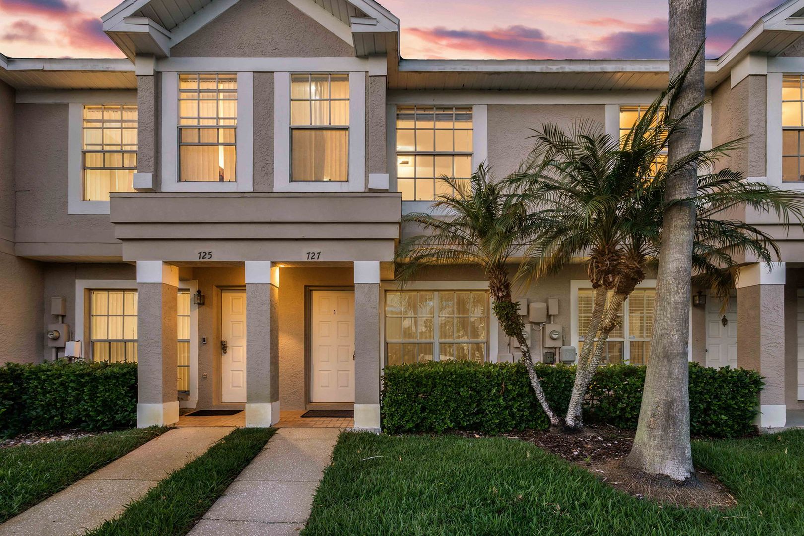 Brandon House: 727 Kensington Lakes Circle