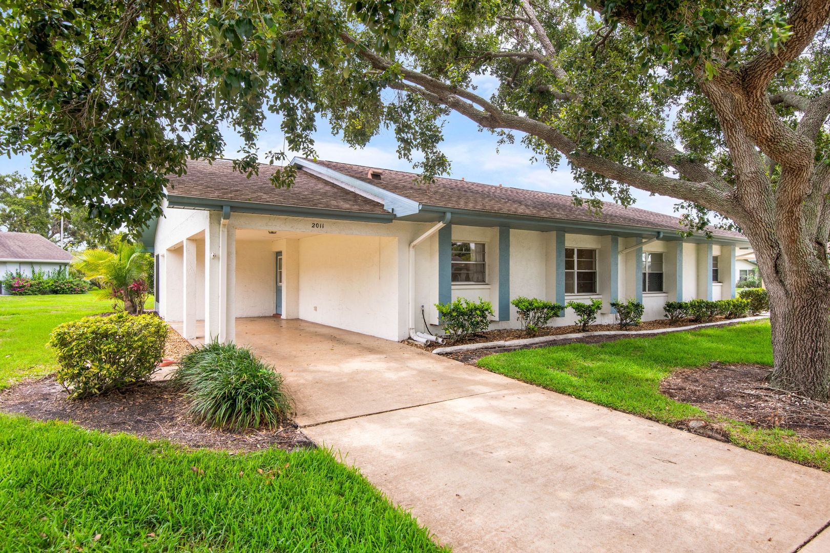 Sun City Center House: 2011 Hadrian Court