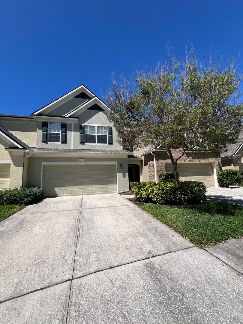 RIVERVIEW House: 4639 POND RIDGE DRIVE