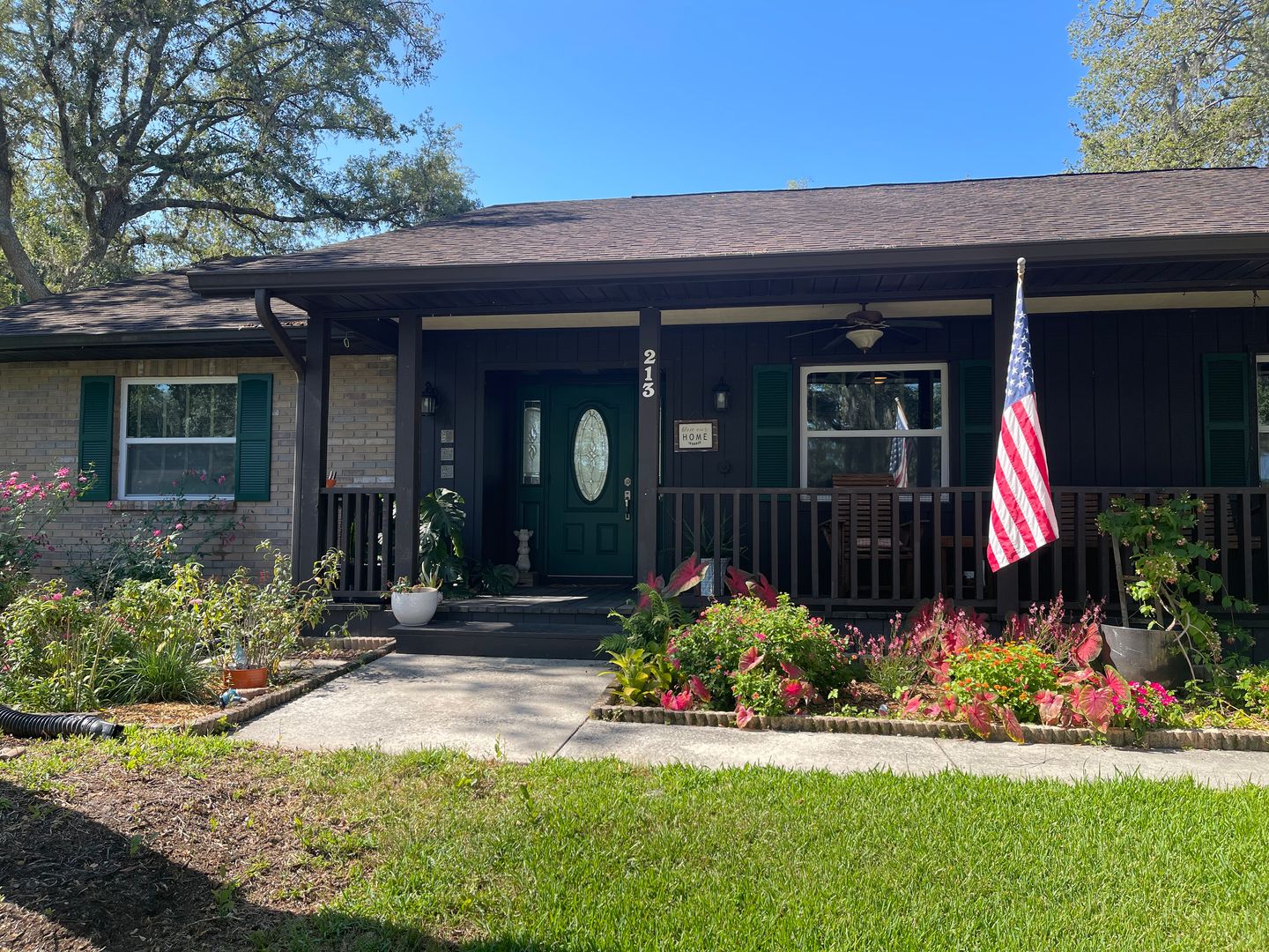 Brandon House: 213 Bloomingfield Drive