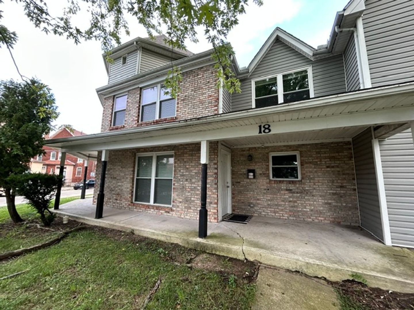 Dayton Apartment: 18-26 Holt St.