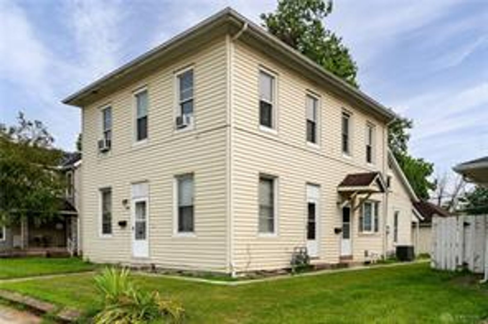 Miamisburg Apartment: 548 E. Pearl St.