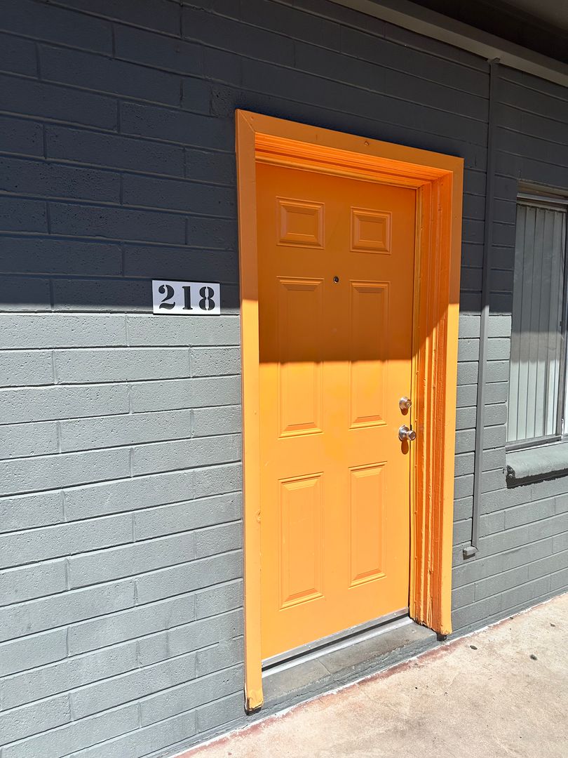 Tucson Apartment: 811 N Alvernon Way