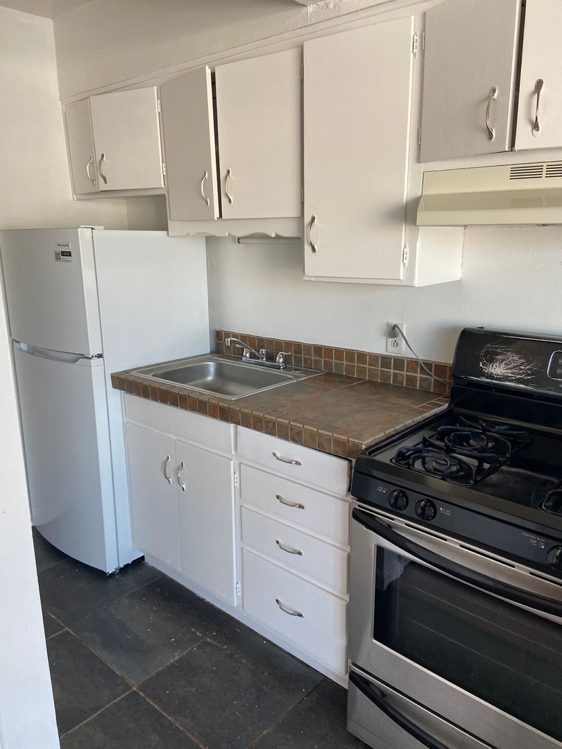 Tucson Apartment: 1302-1350 N Craycroft Rd