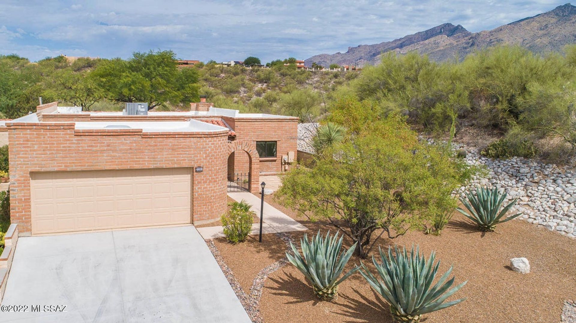 Tucson Townhome: 4989 N Territory Ave