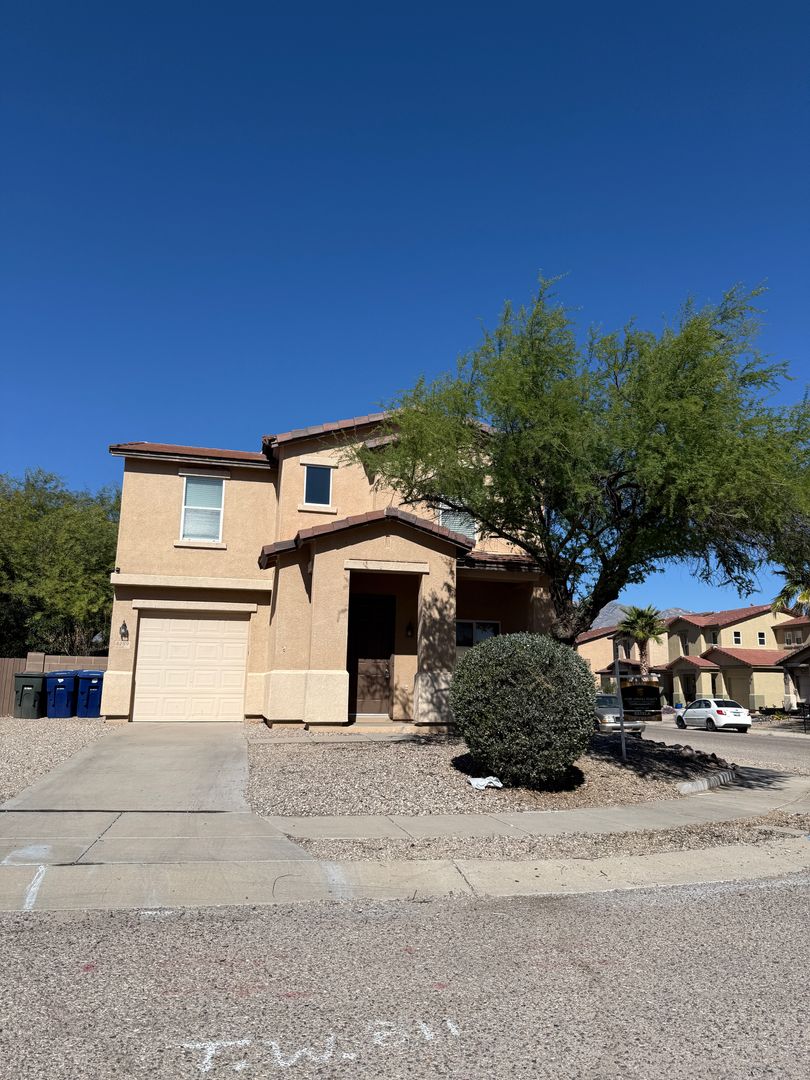 Tucson House: 4289 E River Falls Dr