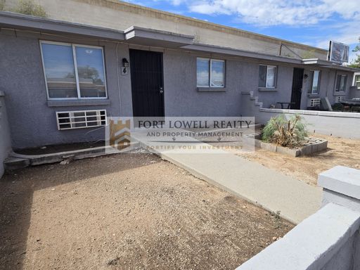 One Bedroom with Yard at Stonedale Apartments! – photo 1