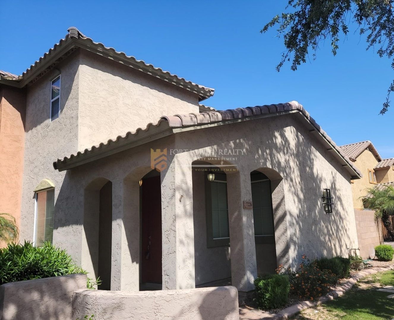 Laveen House: 7226 S 48th Glen