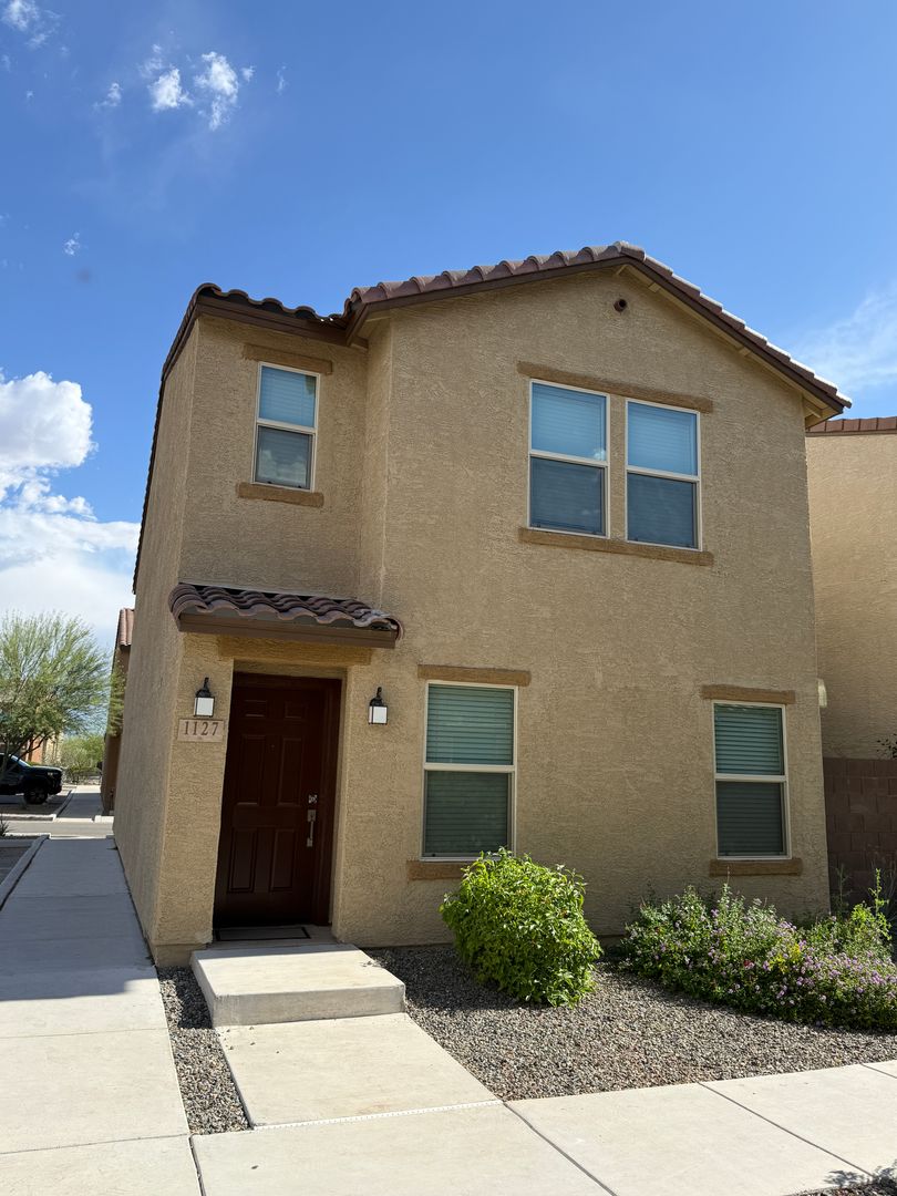 Tucson House: 1127 E. Descent St