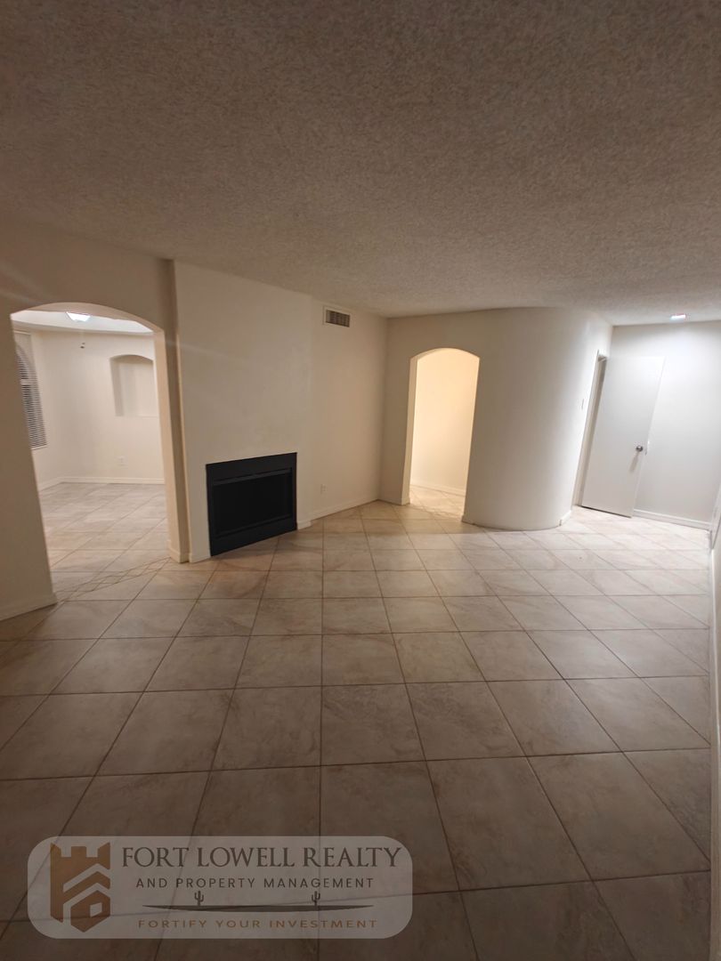 Scottsdale Apartment: 16818 N 56th St