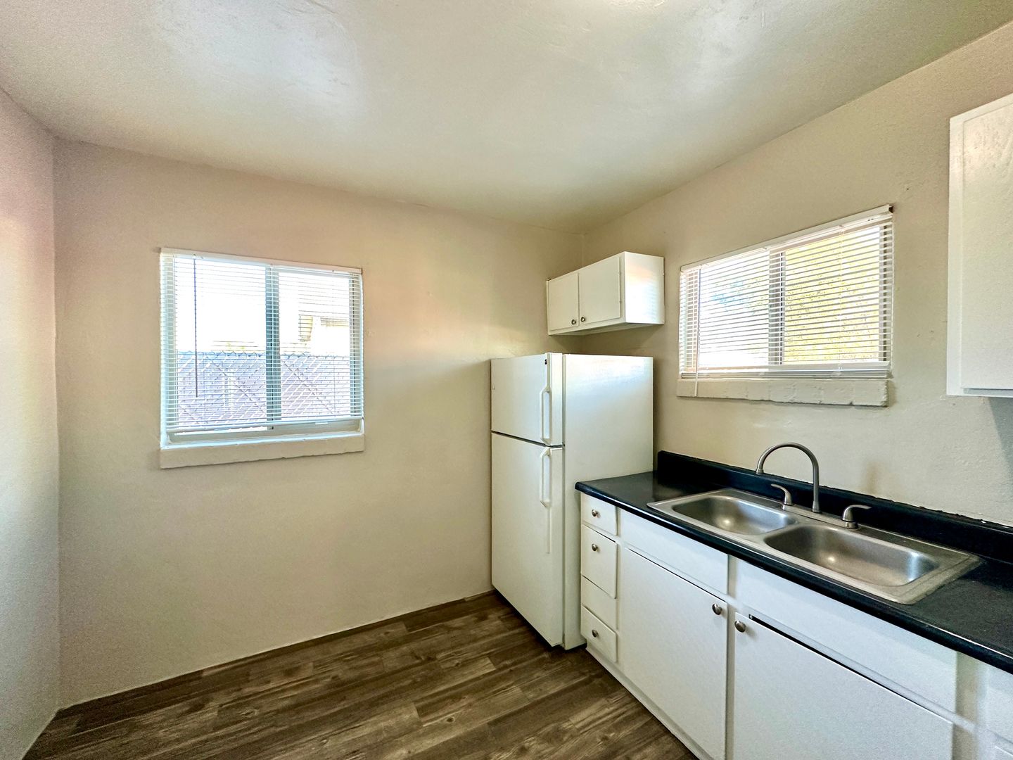 Tucson Apartment: 114 W Laguna St