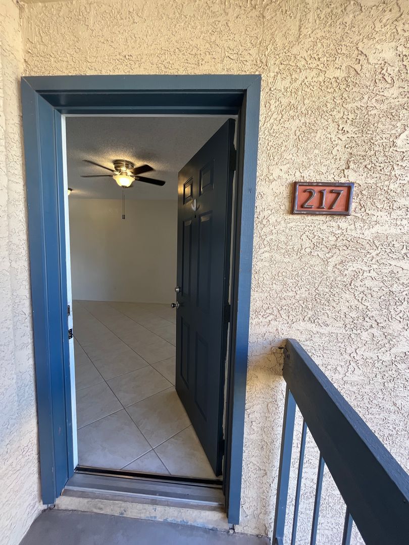Tempe Apartment: 1201 S Mcclintock Dr