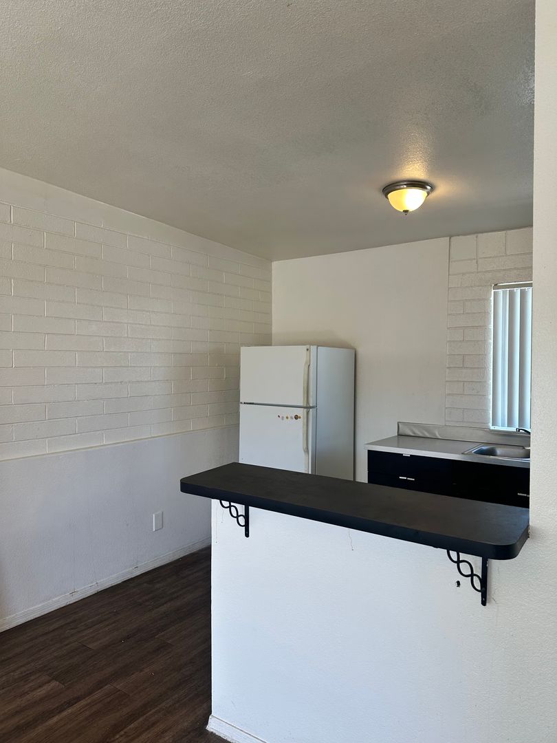 Tucson Apartment: 811 N Alvernon Way