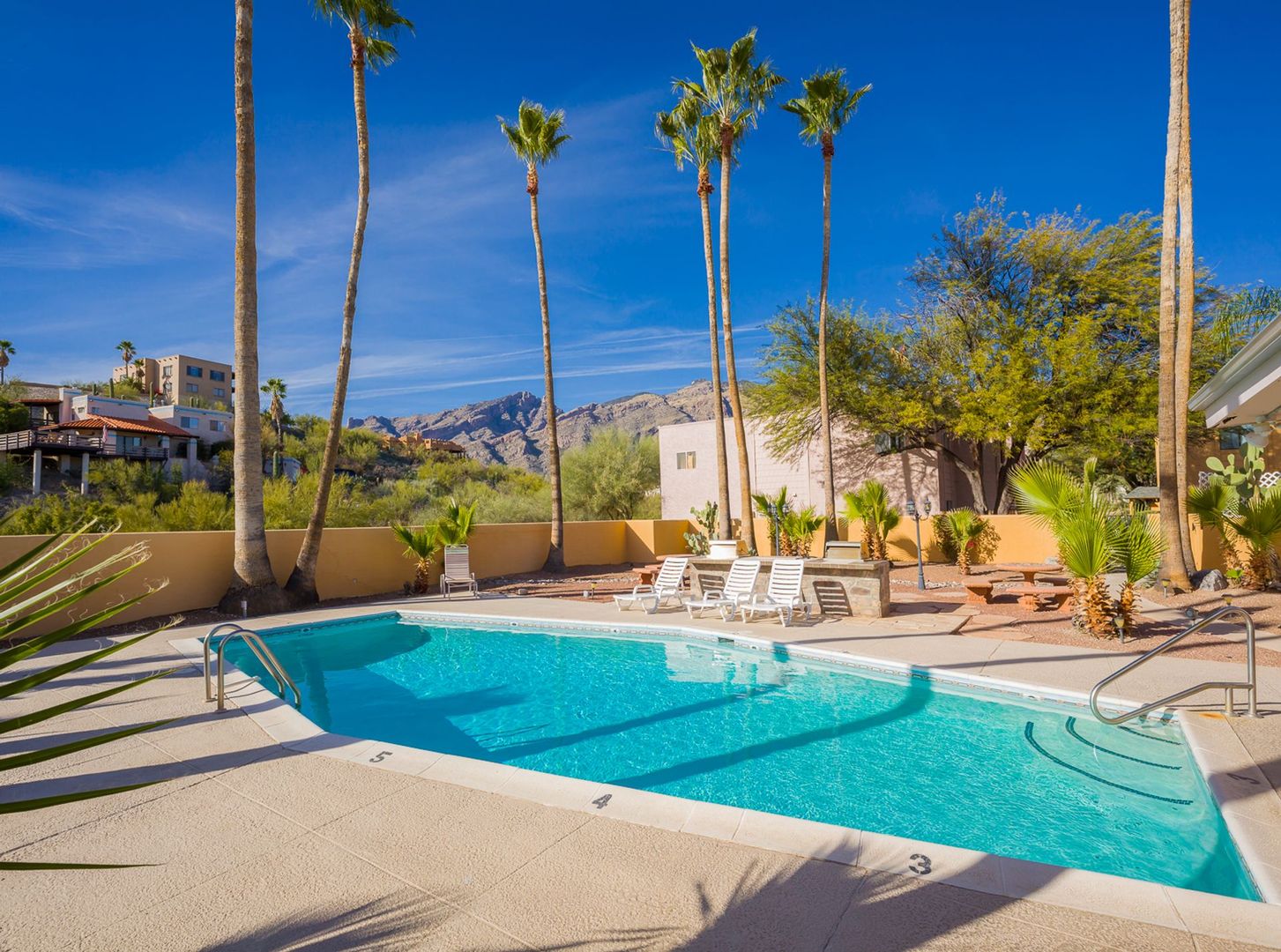 Tucson Apartment: 5803 N Camino Esplendora