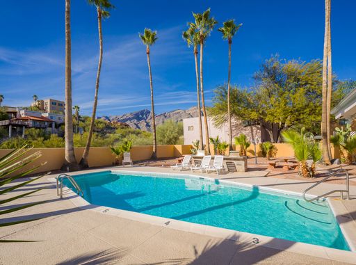 Beautiful 1 Bed 1 Bath, on the Foothills this cozy yet spacious unit awaits you today!! – photo 1