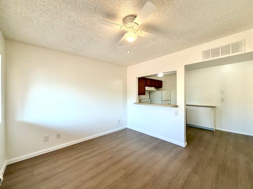 1 Month Free Move In Special! Top Floor 1 Bedroom with Pool View! New Flooring Throughout! – photo 1
