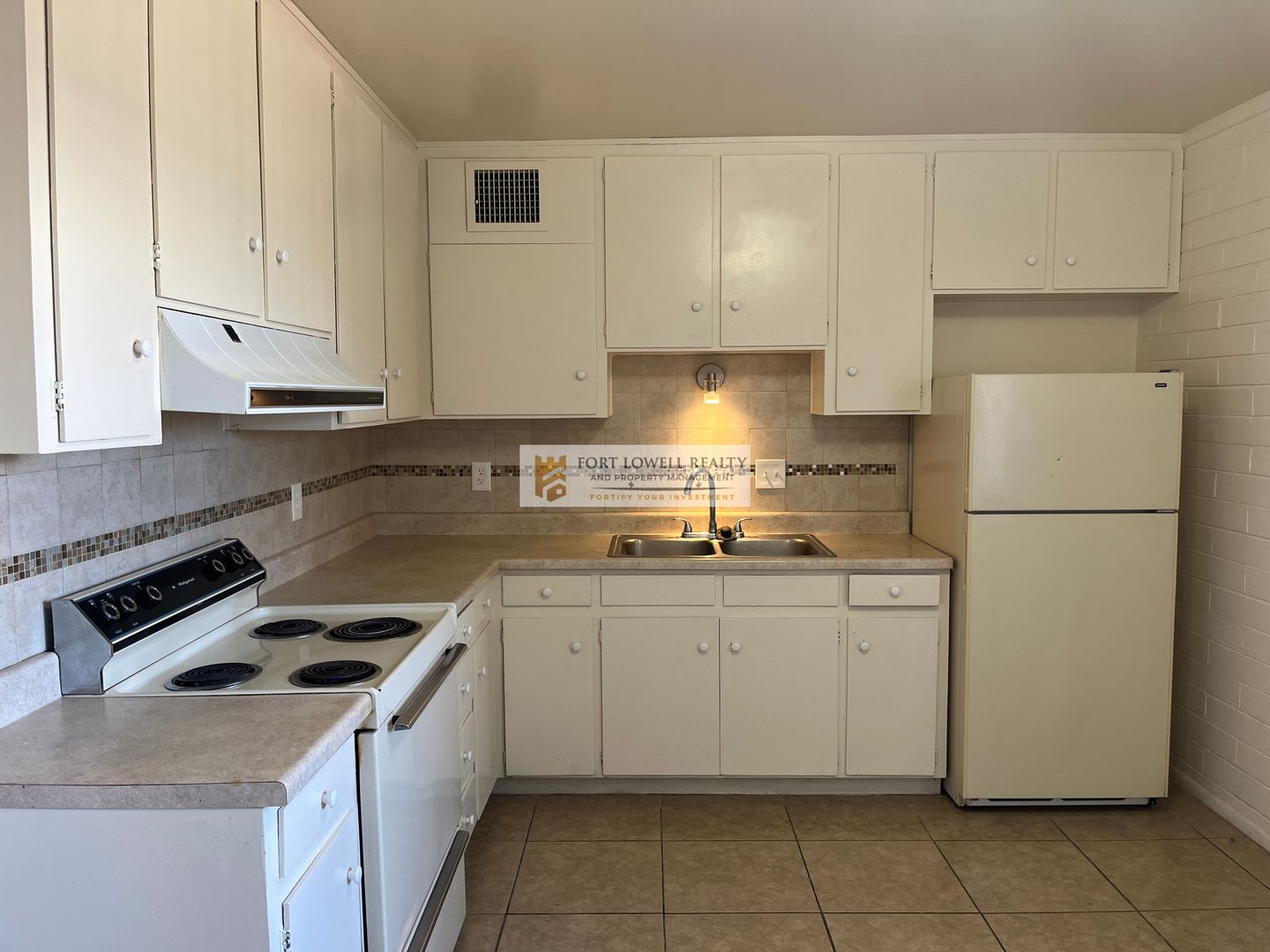 Tucson Apartment: 4350 E Fairmount St