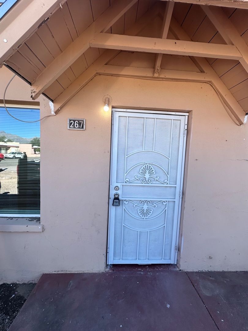 Tucson Apartment: 221-267 W Limberlost Dr