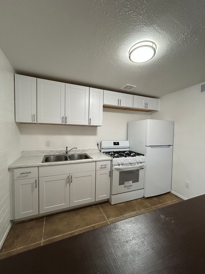 Tucson Apartment: 201-211 W Kelso St