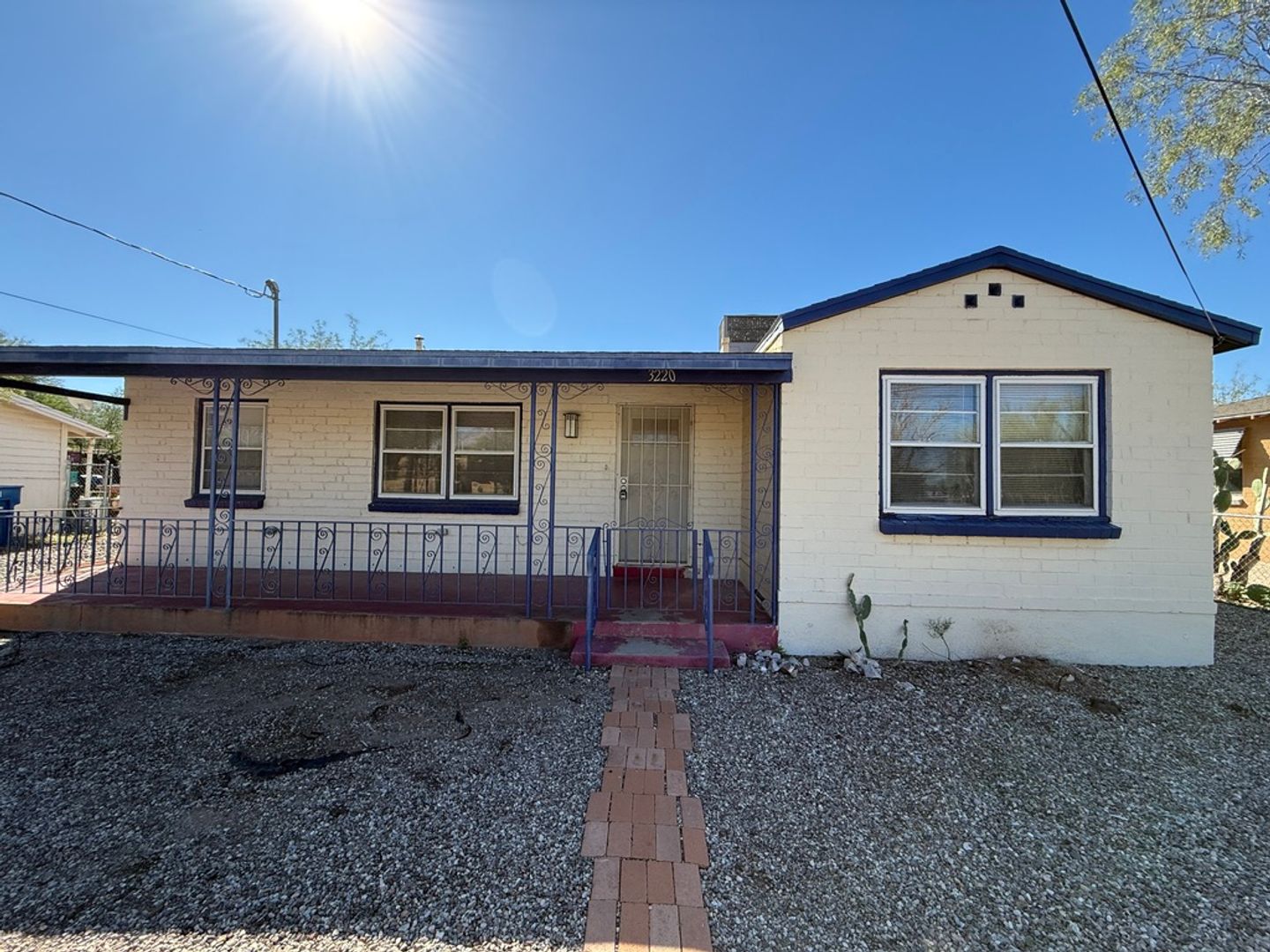 Tucson House: 3220 E Lee St
