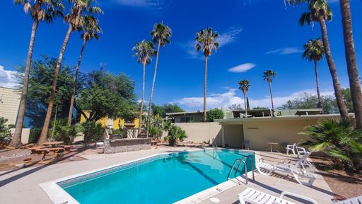 1 Month Free rent, Ask property manager for details!** 1 Bd/1bth w/ Balcony! – photo 1