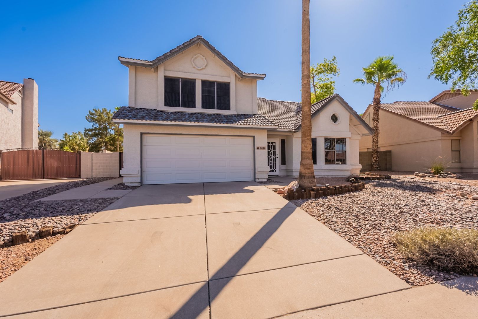 Mesa House: 5416 E Glencove St