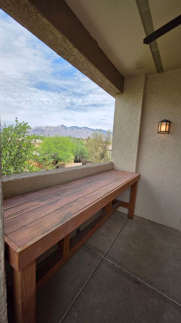 Tucson House: 2550 E River Rd Unit 16304