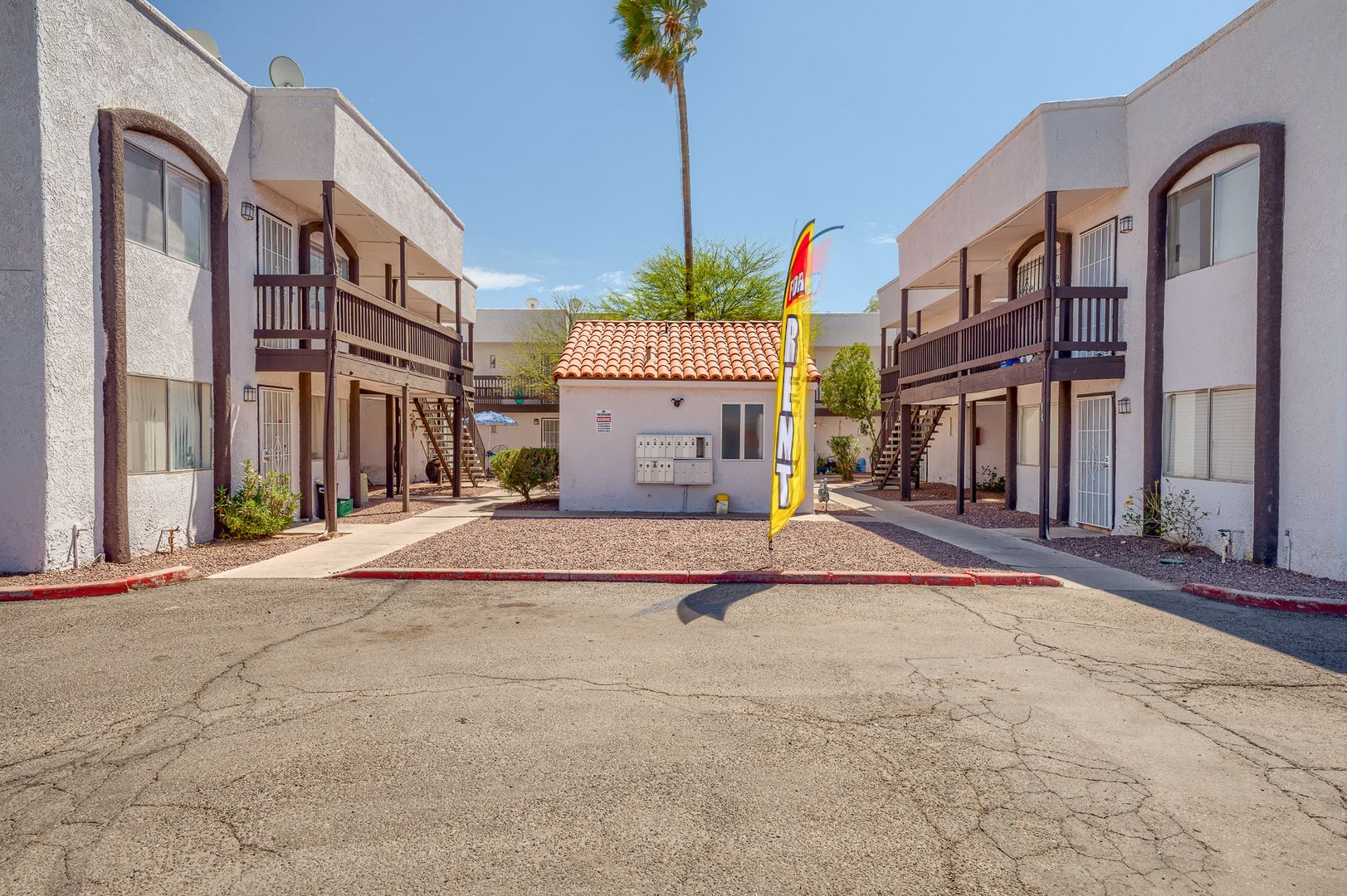 Tucson Apartment: 114 E Mohave Rd
