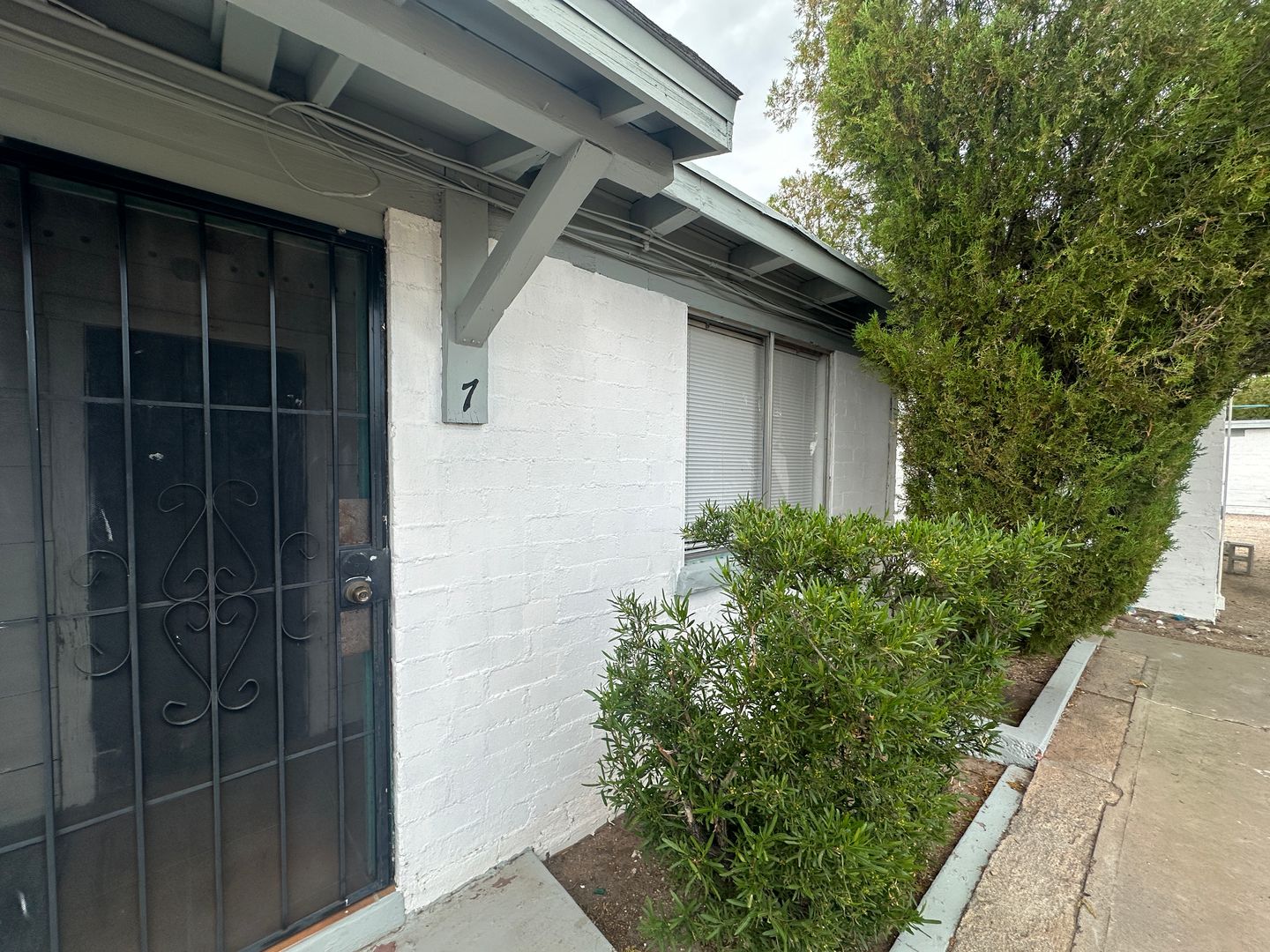 Tucson Apartment: 250 W Laguna St