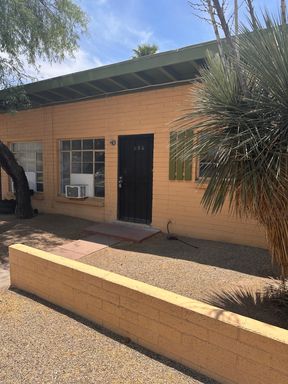 Lovely 1 Bedroom Apartment - Small Community - High Ceilings - Wood Beams – photo 1