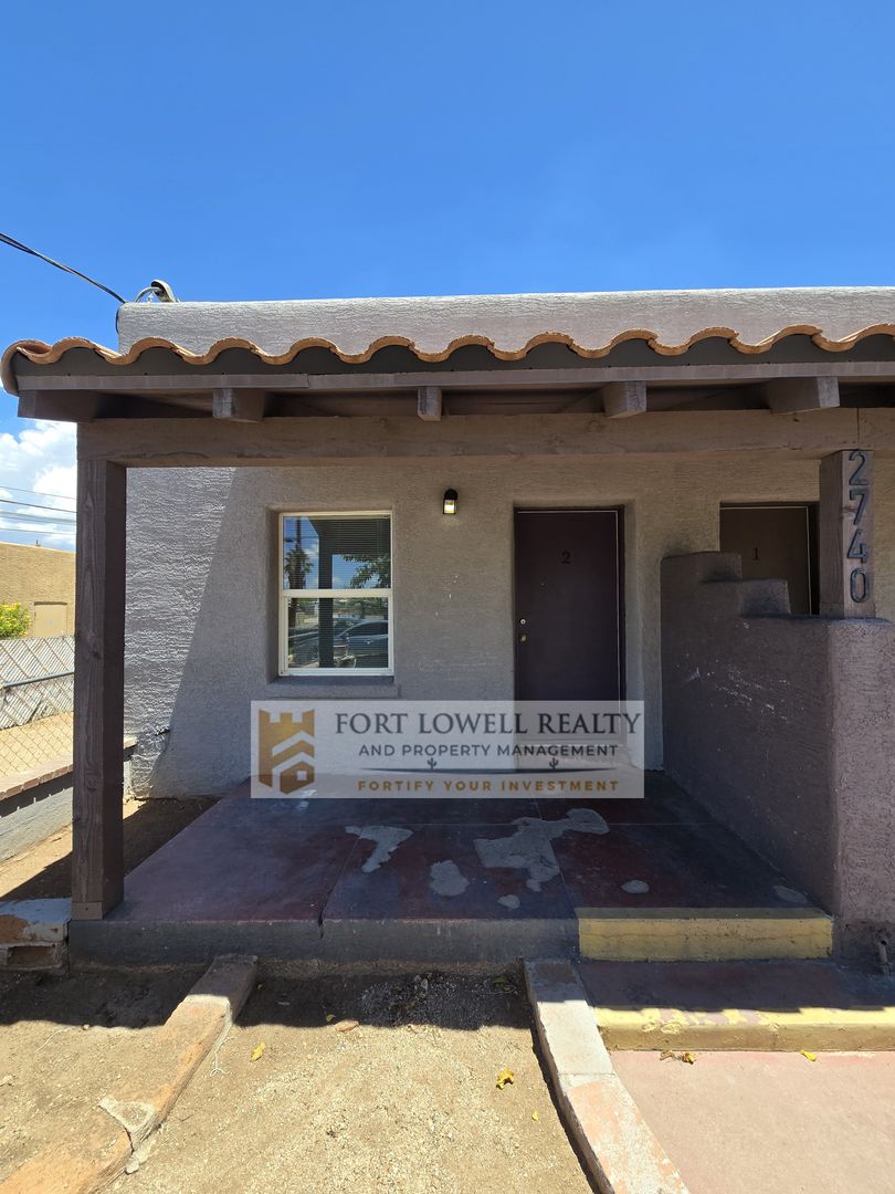Tucson Apartment: 2736-2740 N Stone Ave