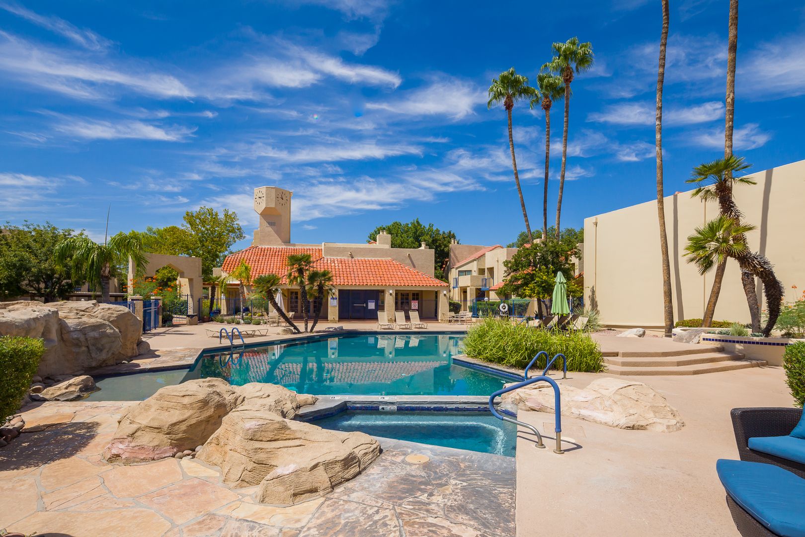 Tucson Condo: 1200 E River Rd