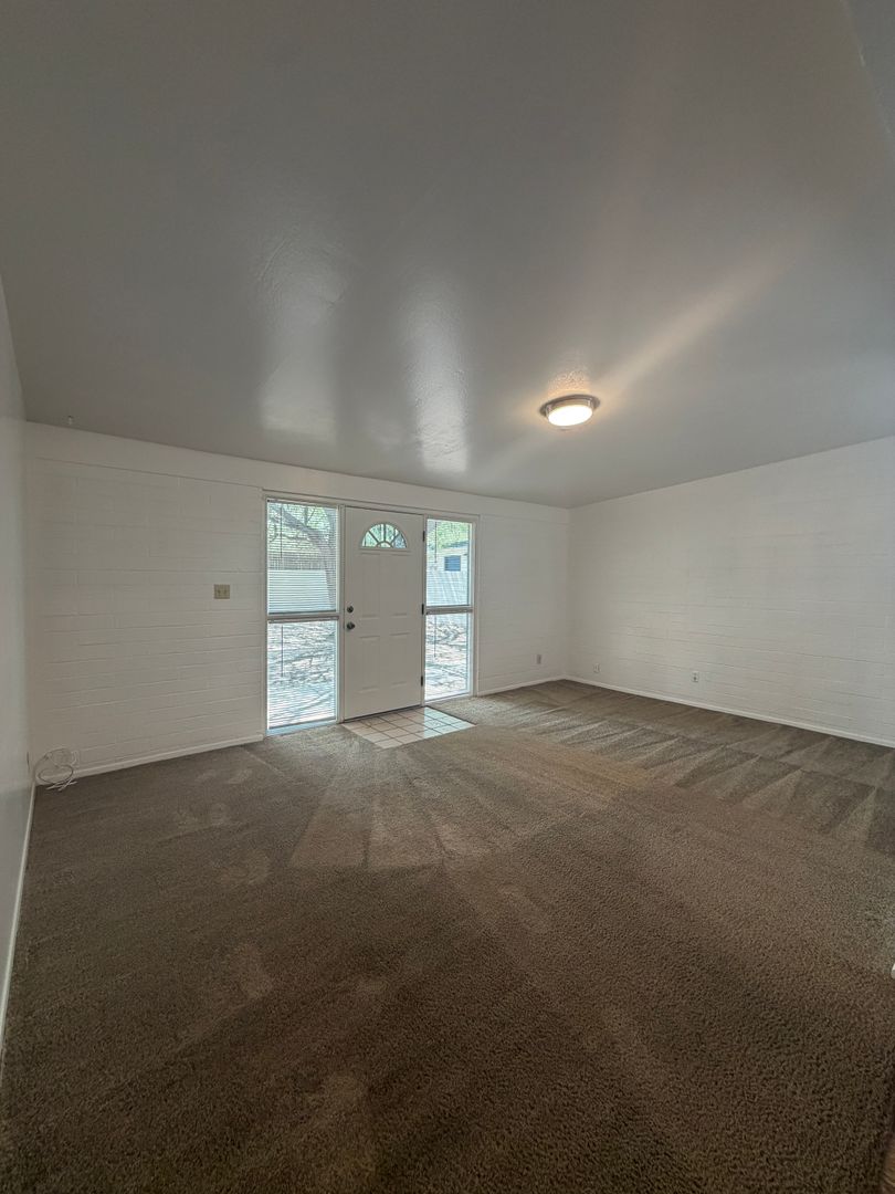 Tucson Apartment: 1620 E Blacklidge Dr