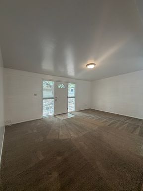 Massive Yard in this Private 2 Bed Townhome! This unit is move in ready! – photo 1