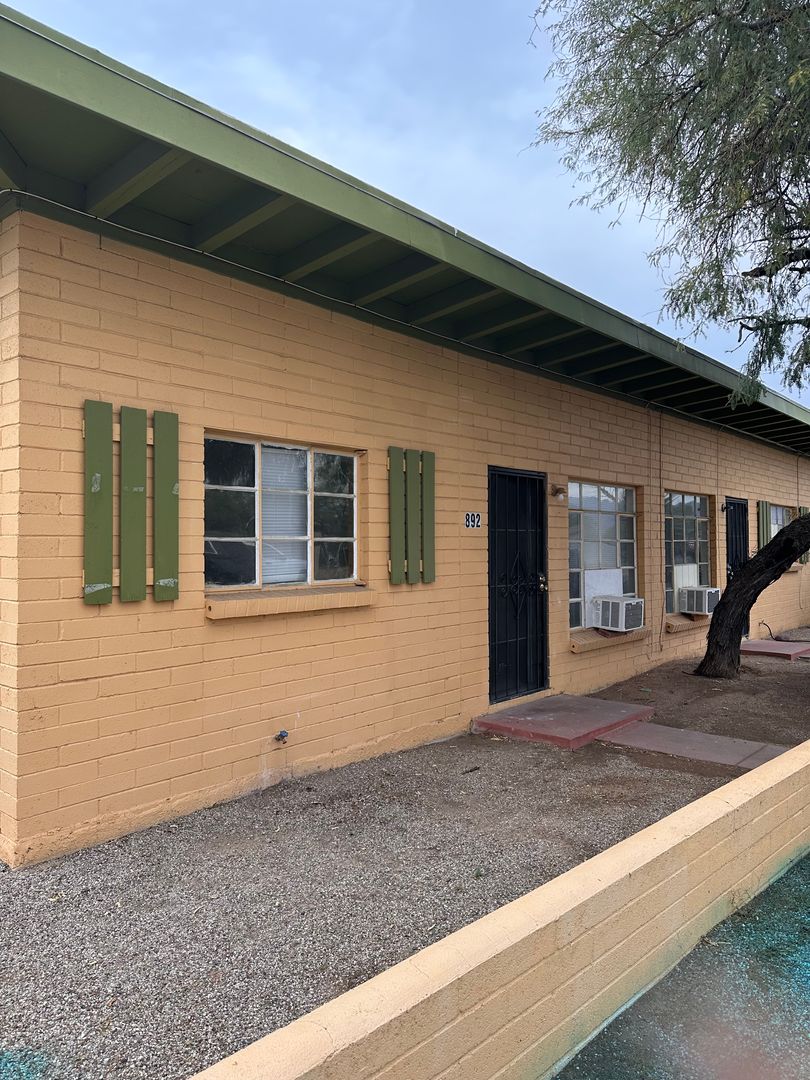 Tucson Apartment: 850 E Tucson Blvd