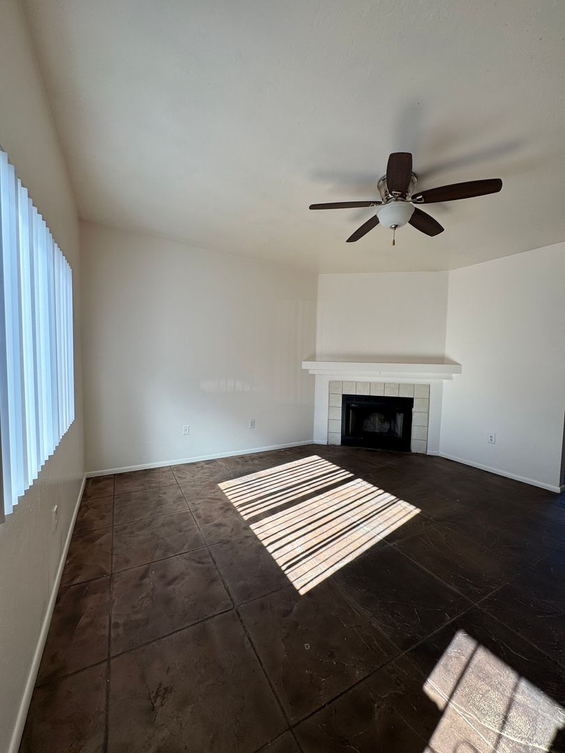 Tucson Apartment: 3409/19 E Water St