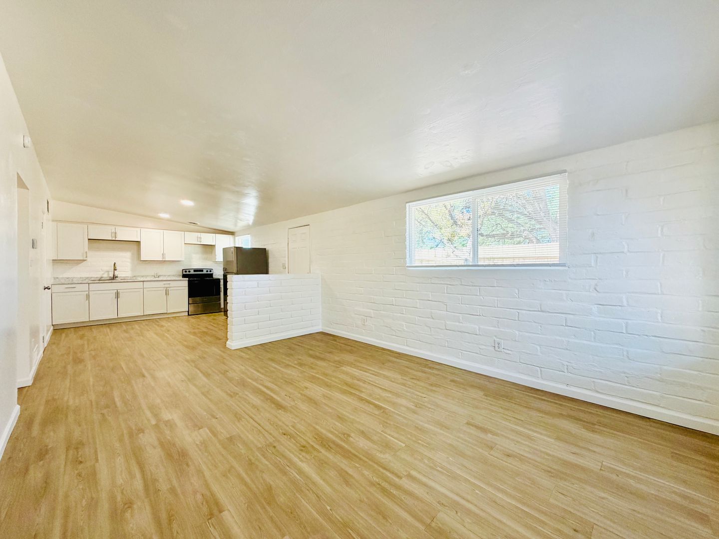 Tucson Apartment: 1620 E Adelaide Dr