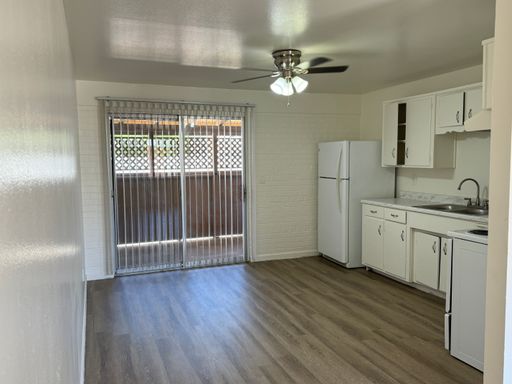 Grand and Very Spacious Townhome 2bd/1.5bth! – photo 1