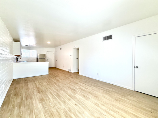 1 Month Free! Vaulted Ceilings Townhome with Spacious Yard! See Today! – photo 1