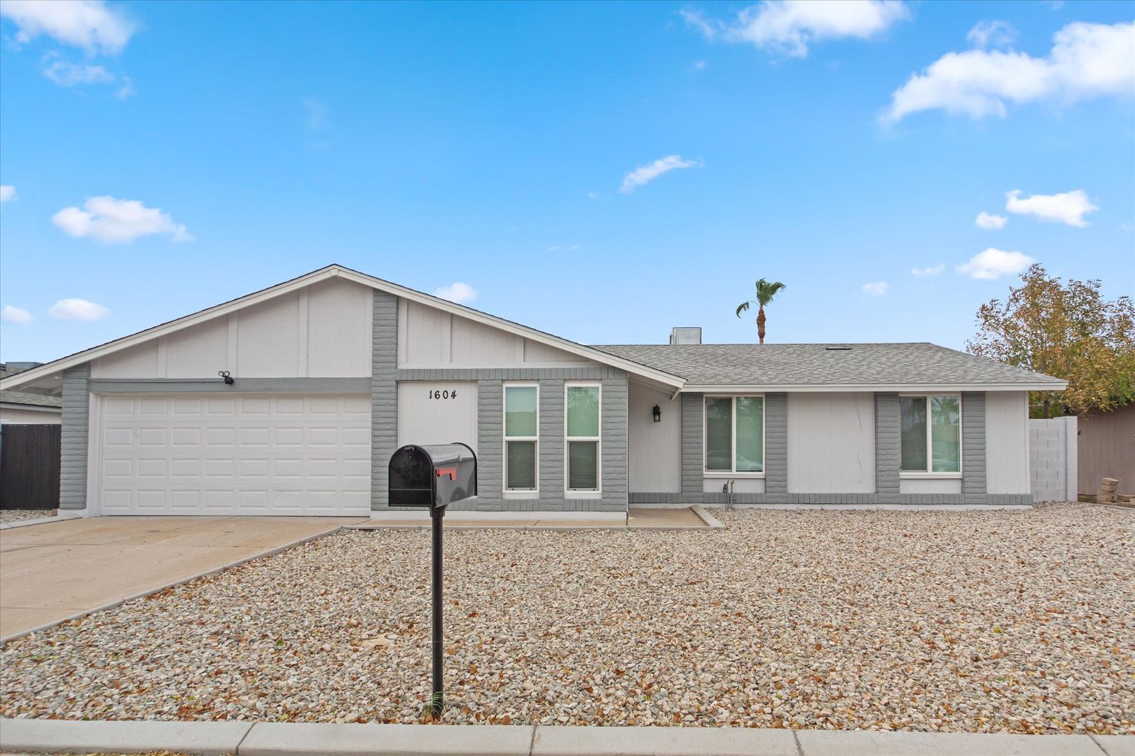 Chandler House: 1604 W Colt Rd