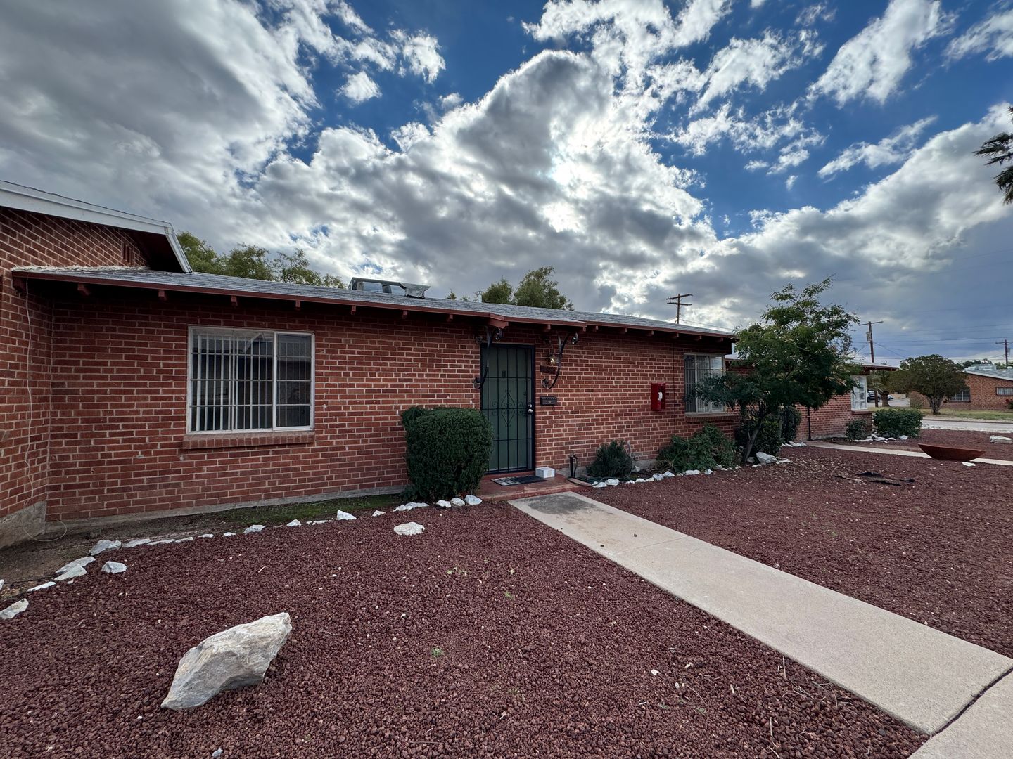 Tucson Apartment: 1802 N Forgeus Ave